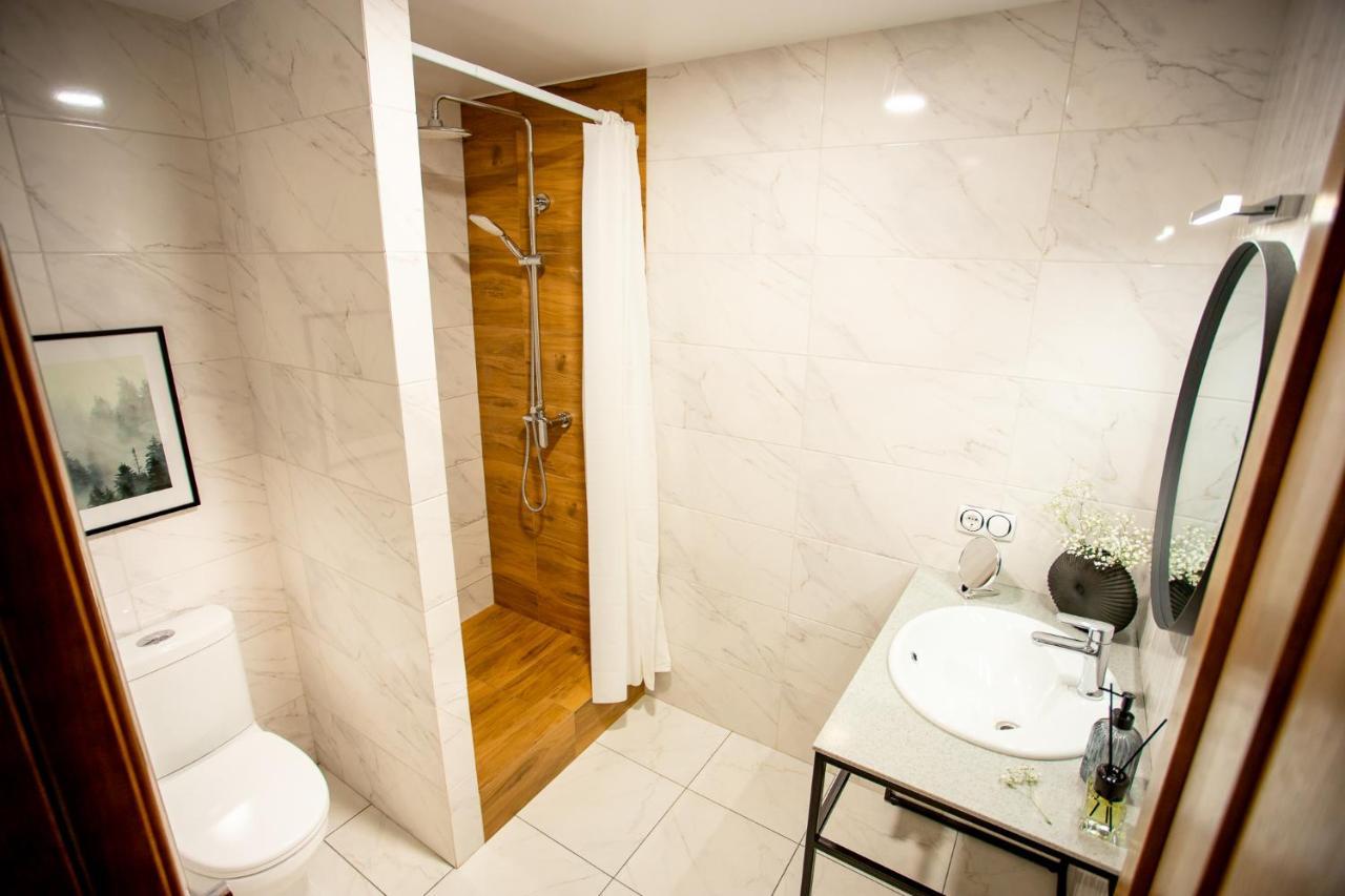 Luxury Apartment With 2 Bedrooms In The City Center Миколаїв Екстер'єр фото