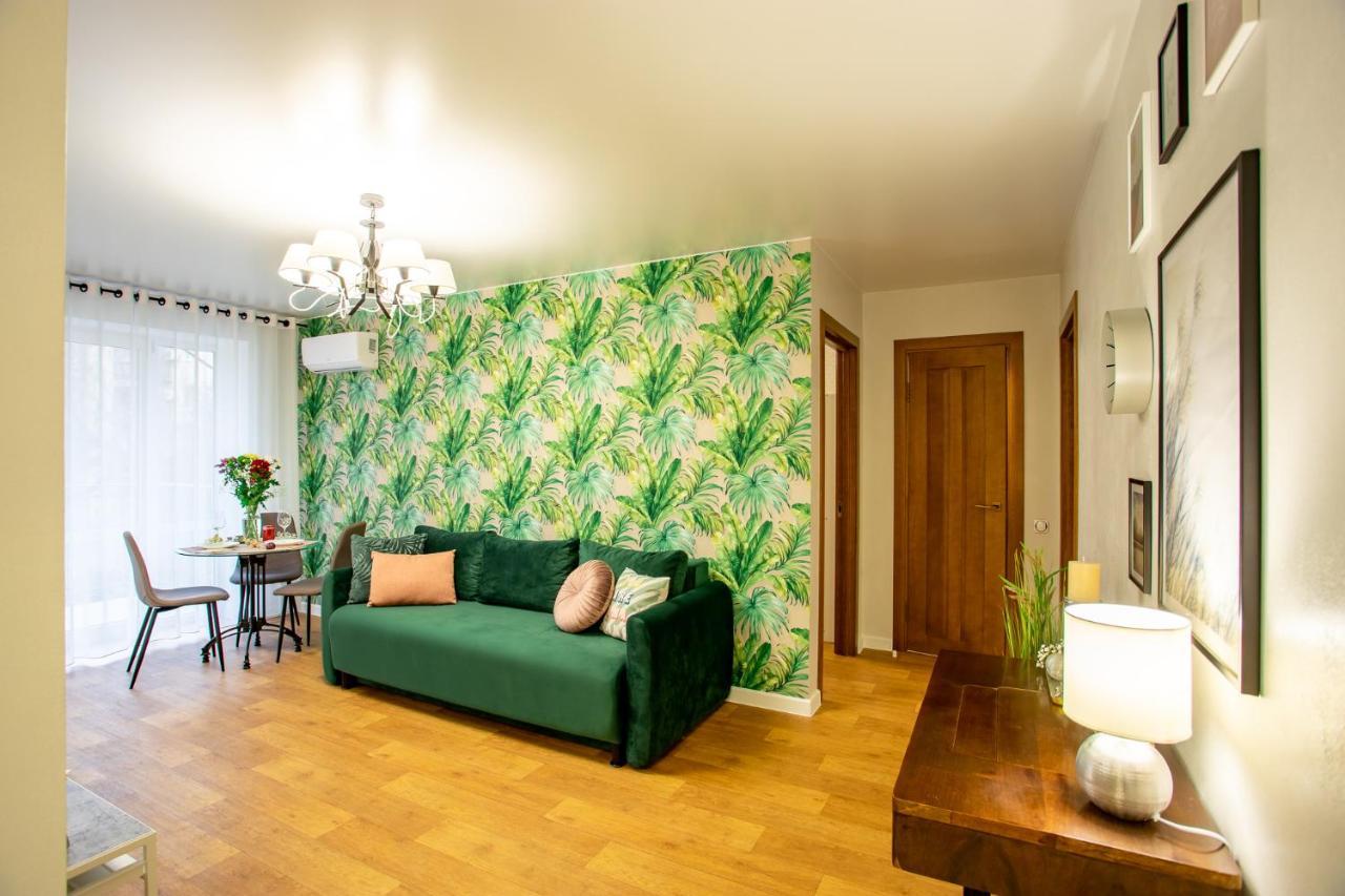 Luxury Apartment With 2 Bedrooms In The City Center Миколаїв Екстер'єр фото